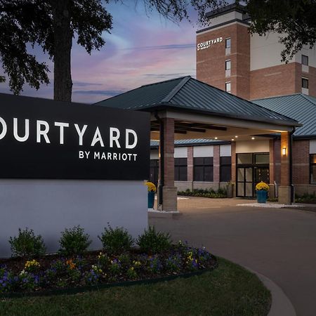 Courtyard Dallas Addison Quorum Drive Hotel Exterior photo