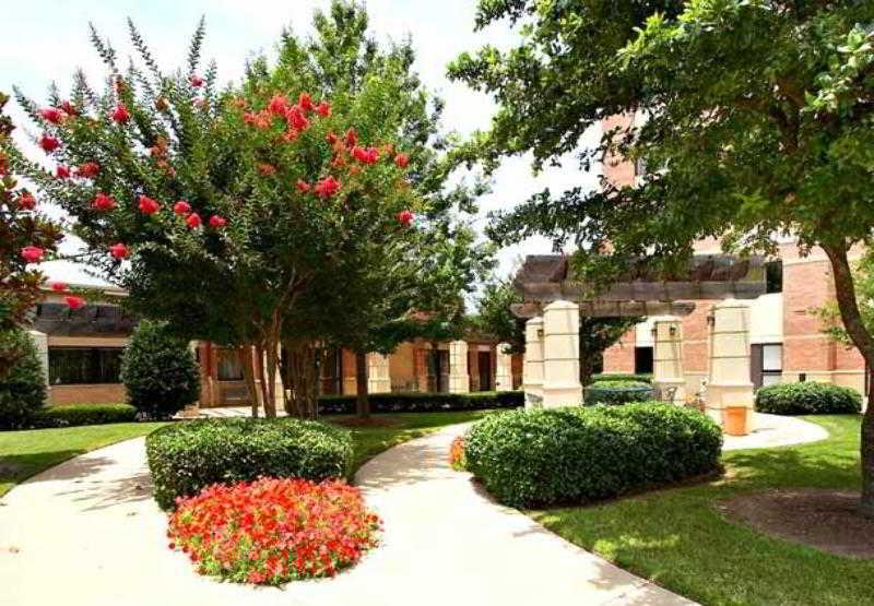 Courtyard Dallas Addison Quorum Drive Hotel Exterior photo